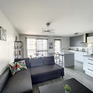 Appartement & Cosy, Charcot- Wifi - Lave Linge - Balcon - Parking, Lyon